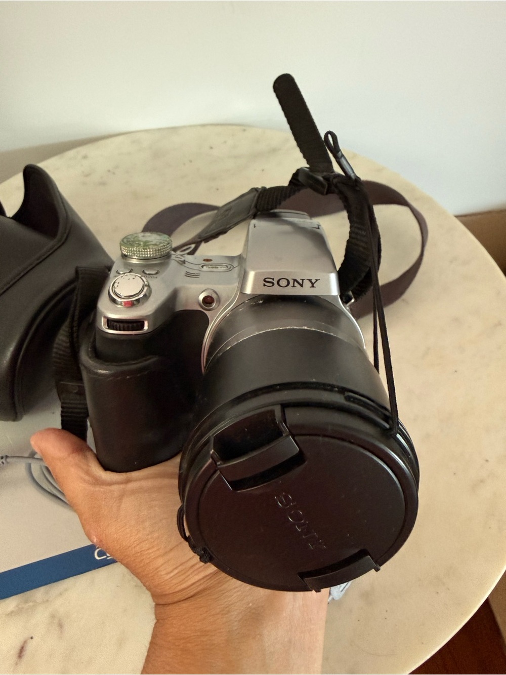 SONY Cyber-Shot DSC-H2 12x Digital Camera with case as is - Picture 9 of 12